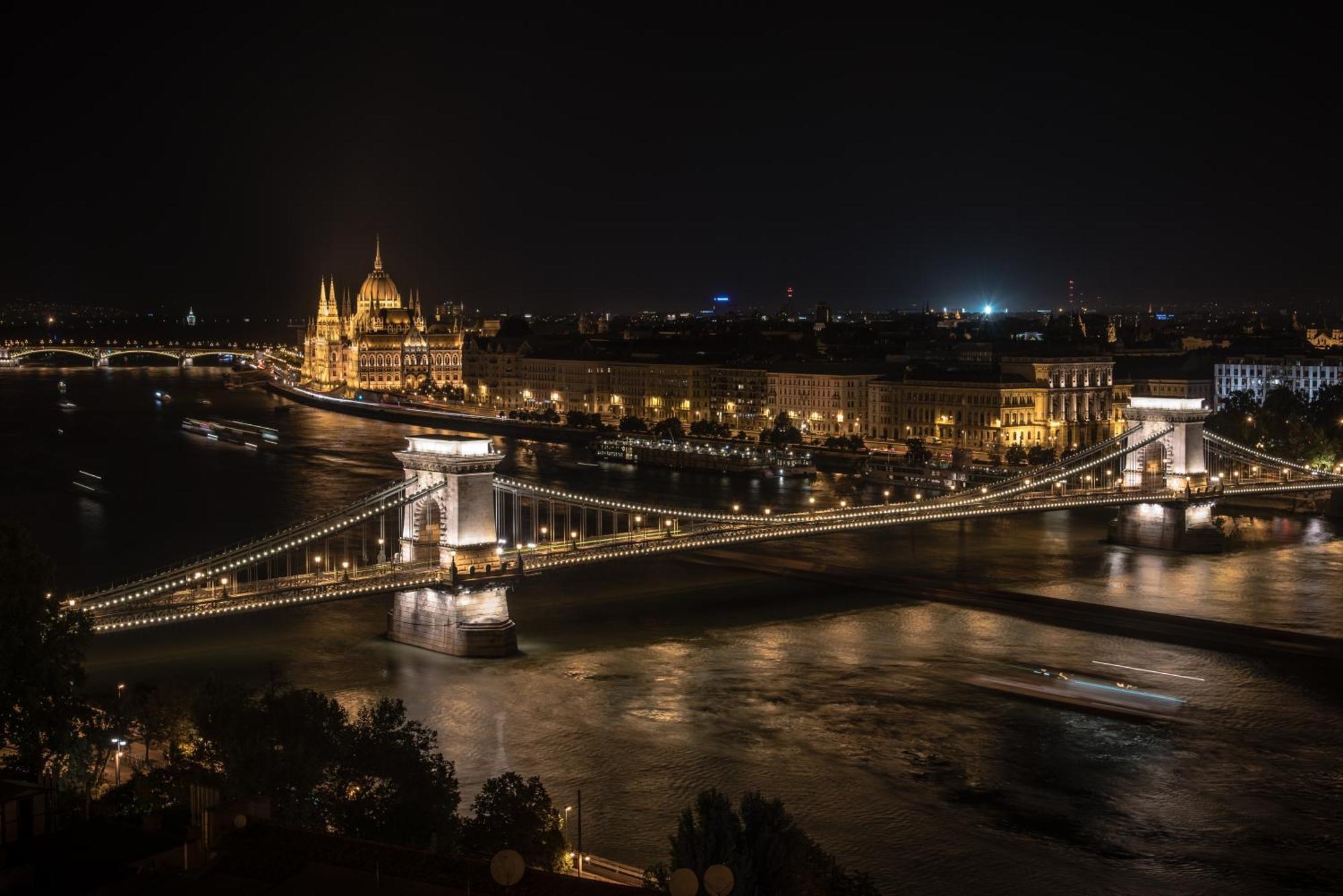Bright Apartment In The Most Beautiful Street Of Budapest Vaci Street, Fashion Street Eksteriør billede
